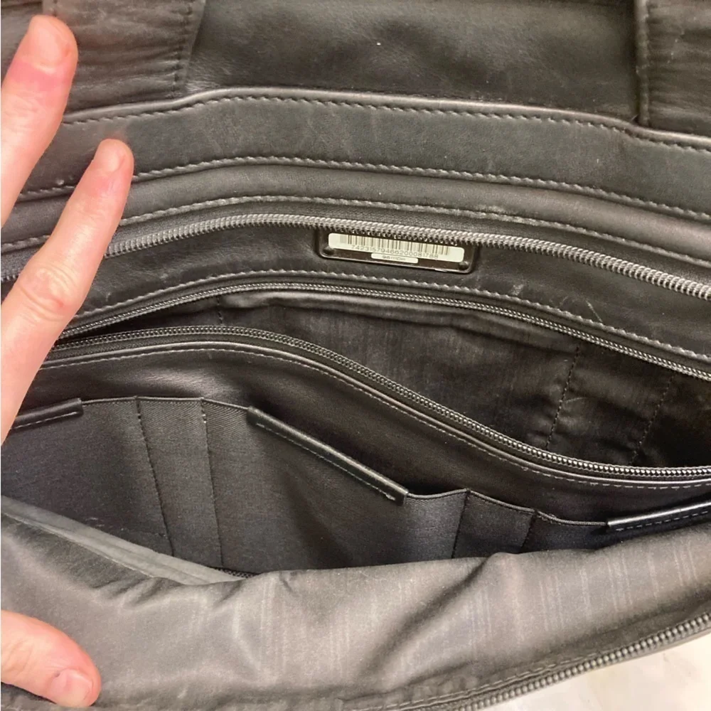 Tumi black leather mens briefcase bag
